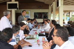 Senador Hélio fala aos blogueiros