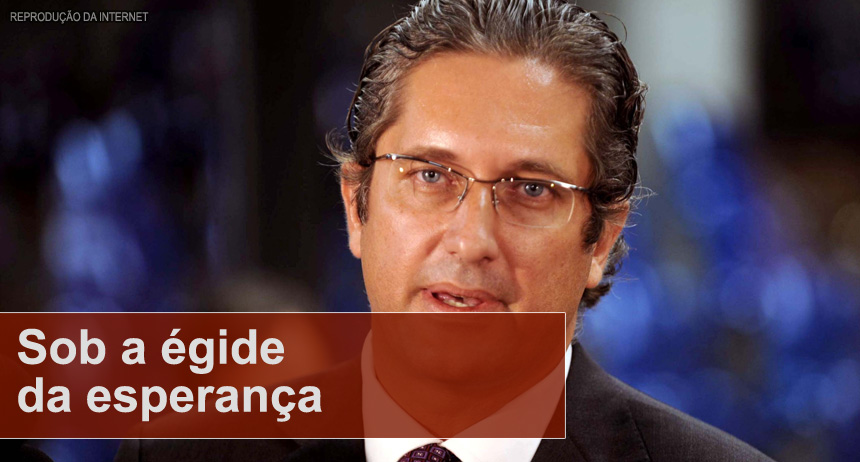 Sob a égide da esperança