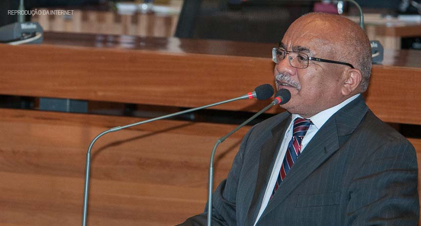 Distritais querem informações oficiais sobre compra de próteses pelo governo