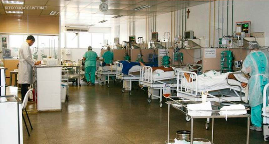 Deputados financiados por planos de saúde declaram guerra ao SUS