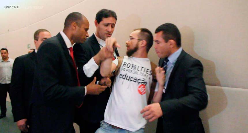 SINPROEP-DF e SINPRO-DF se retiram de Audiência Pública na CLDF