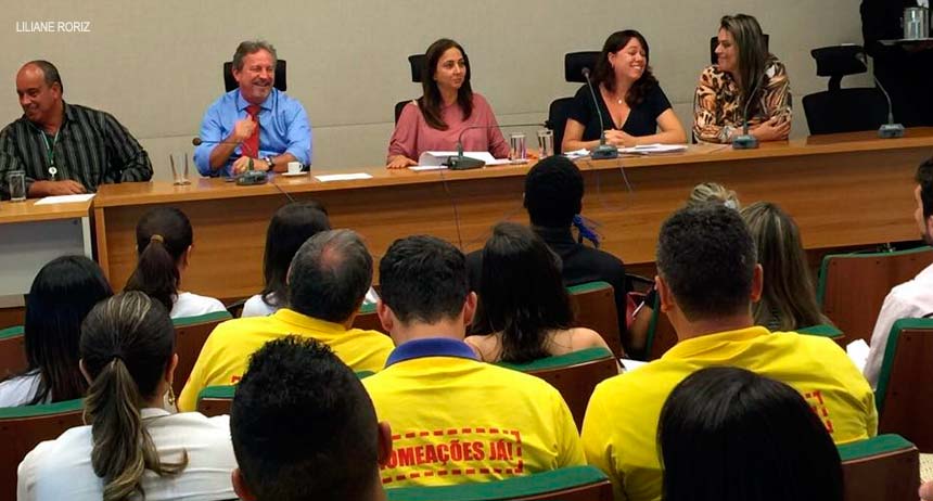 Concursados da Secretaria de Saúde se reúnem com a deputada Liliane Roriz