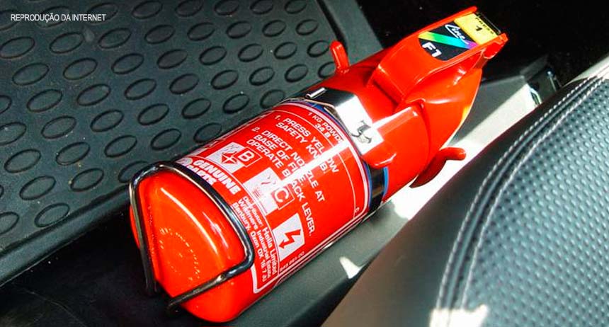 Extintor de incêndio em carro deixará de ser obrigatório