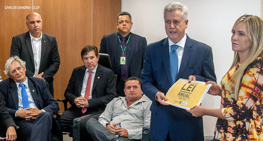 Com orçamento próprio, GDF terá regularidade de pagamentos em 2016?