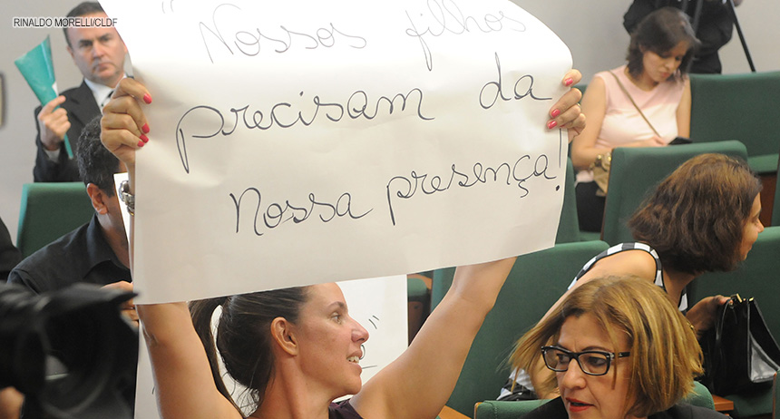 Comissão aprova horário especial a pais de crianças com deficiência