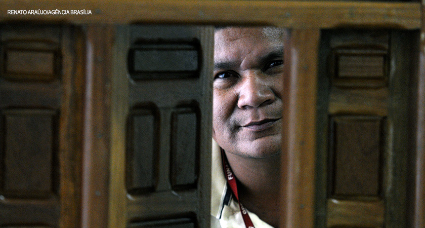 Com oferta de aulas e livros, governo estimula ressocialização de presos