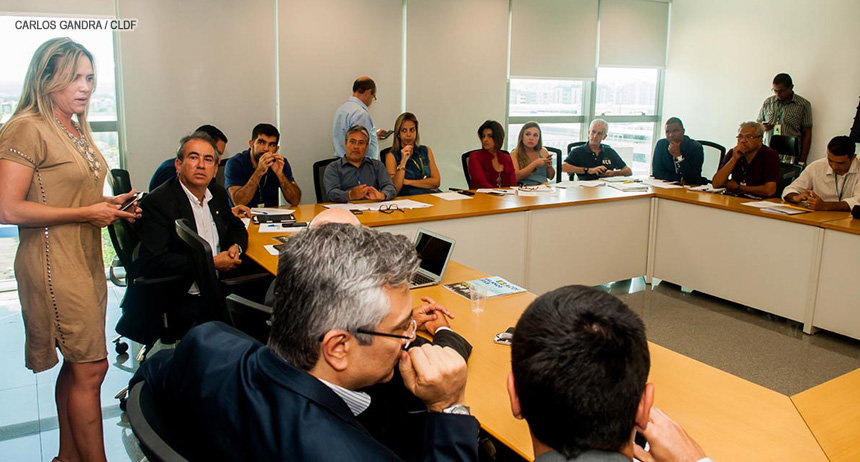 Técnicos da CLDF e do GDF debatem projeto de isenções fiscais para 2016