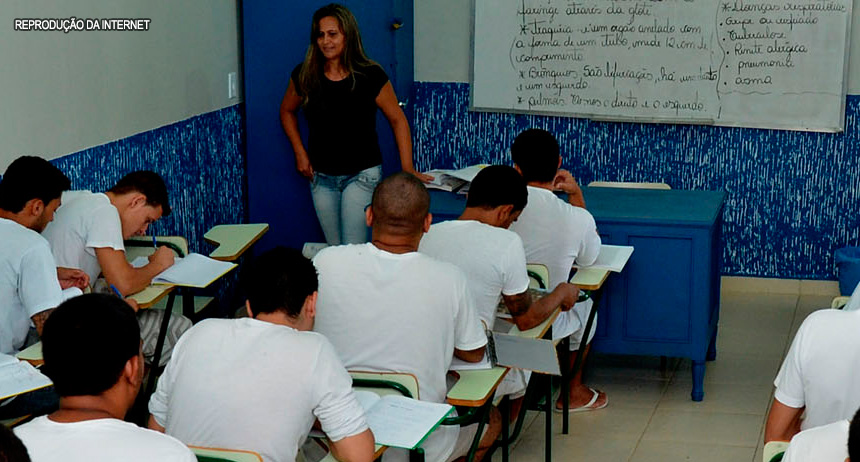 Oito presos são aprovados em seleções universitárias do DF