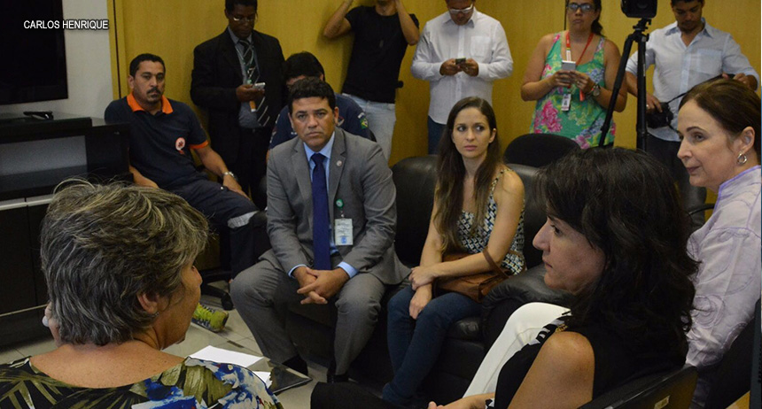 Érika Kokay reúne Órgãos de controles, entidades de Classes e servidores para combater vinda de OSS e garantir nomeações de concursados