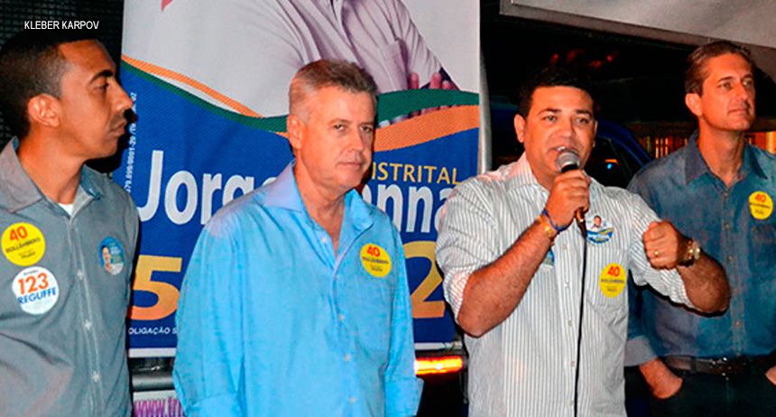 Jorge Vianna, candidato mais votado pelo PSD–DF à distrital, entrega carta de desfiliação