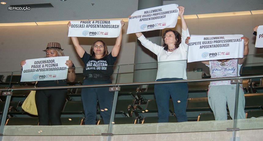 Presidente da Câmara vai ao governador do DF cobrar pagamento de licenças a professores