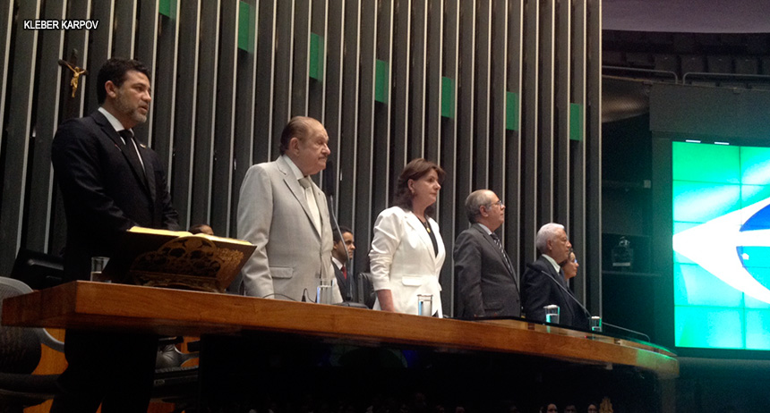 Profissionais da enfermagem recebem homenagem na Câmara dos Deputados