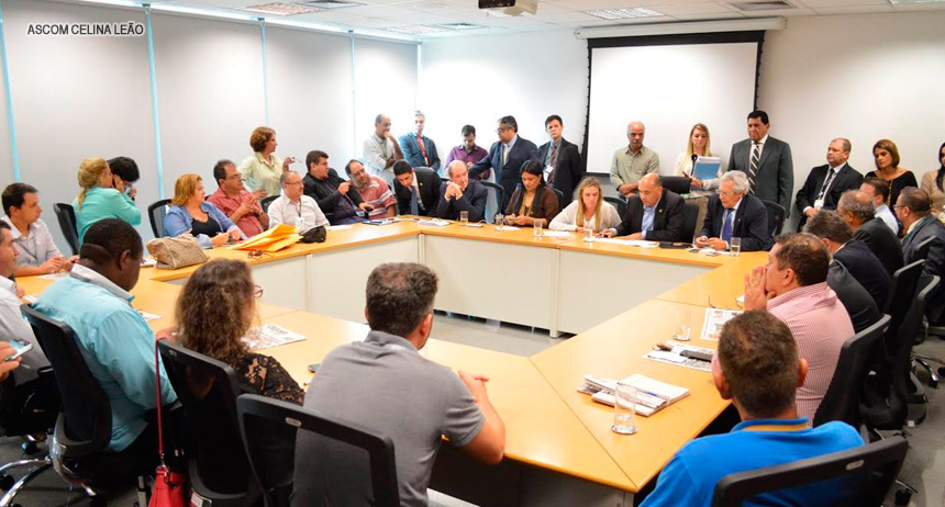 Coordenadores regionais de ensino levam demandas à Câmara Legislativa do DF