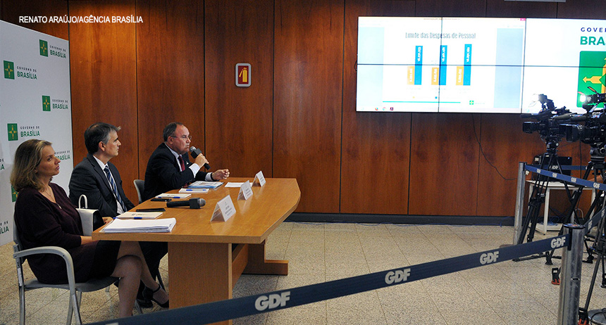 GDF permanece impedido de contratar