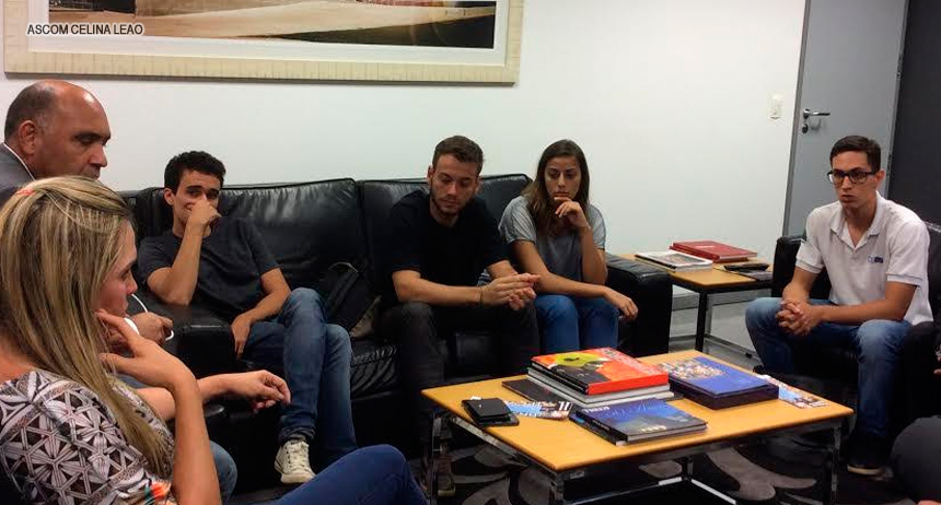 Alunos recebidos na CLDF conseguem posição oficial do DFTrans