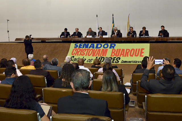 Senador Cristovam Buarque em Comemoração do Dia Nacional do Licer Comunitário - Foto: Ana Volpe/Agência Senado