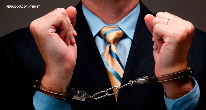 Apropriação indébita e Improbidade administrativa: GDF comete crimes por descontar Imposto de Renda sobre Horas Extras, não pagas