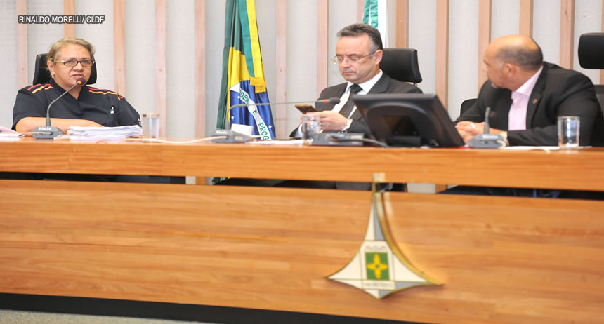 Médica depõe na CPI da Saúde e denuncia má gestão de recursos