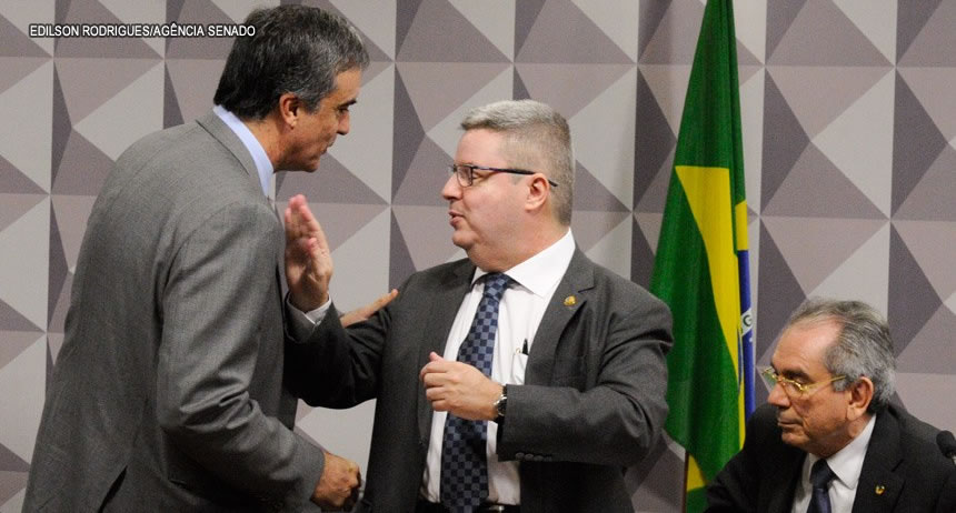 Dilma tem até quarta para apresentar alegações finais na Comissão do Impeachment