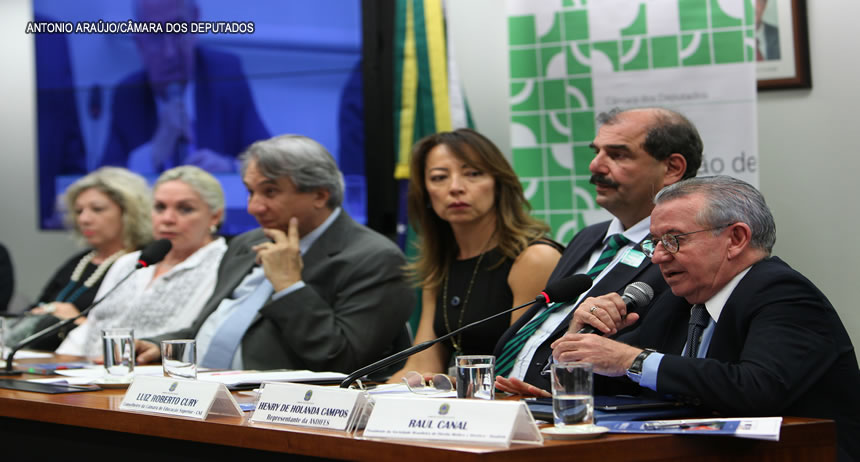 Câmara: Debatedores defendem aplicação do Revalida para fortalecer atendimento médico