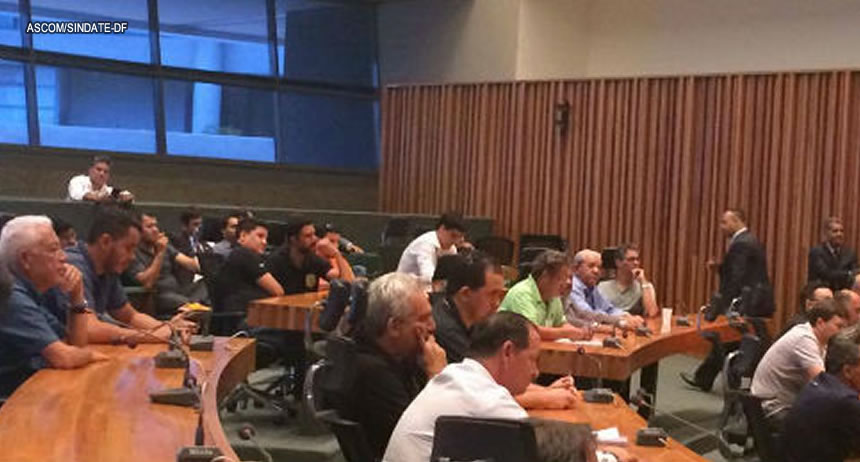 GDF quer levar em “banho-maria” os servidores