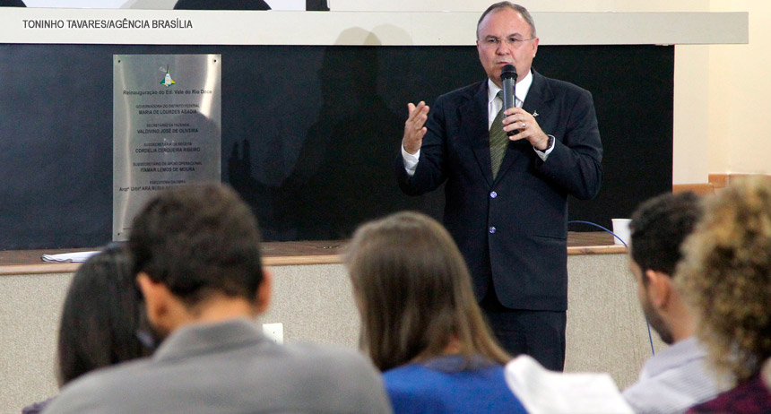 GDF trava reajustes, nomeações de servidores e pode atrasar pagamentos