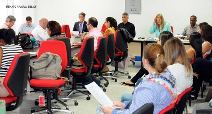 Conselheiro faz suposições, propõe demissão de servidores “em grupo de 10” e causa polêmica no Conselho de Saúde