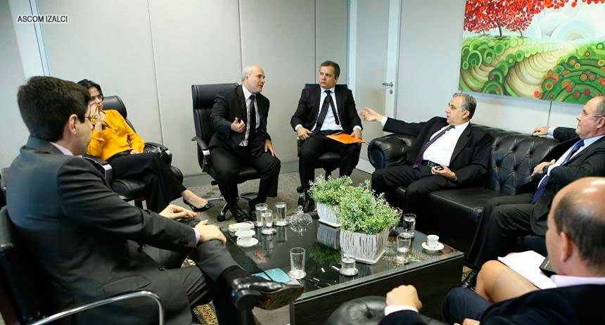 Izalci promove reunião para discutir fuga de empresas do DF, único estado prejudicado com a guerra fiscal