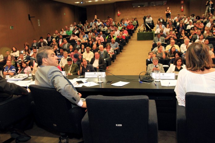 Audiência Pública realizada pelo deputado Izalci Lucas na Câmara Federal