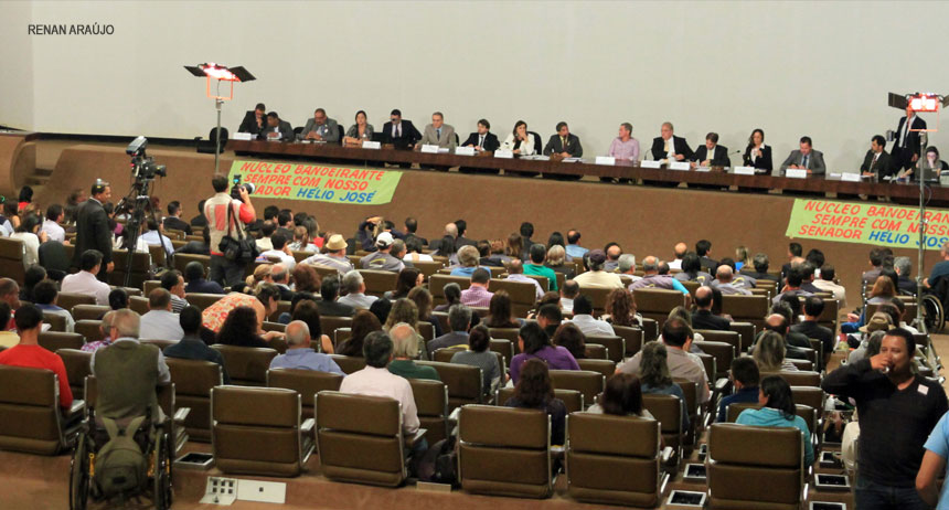 Entidades elogiam sugestão de TAC, do senador Hélio José, sobre regularização fundiária no DF