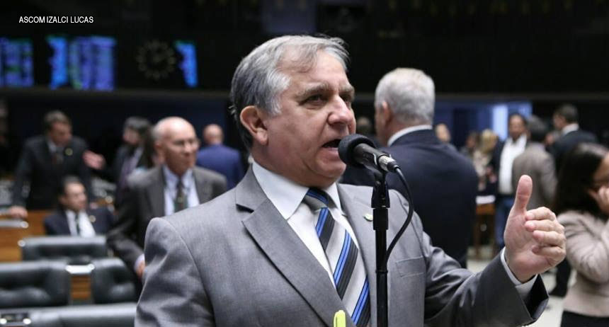 “Não é a reforma dos sonhos, mas é um passo importante que temos que dar”, afirma Izalci Lucas sobre Reforma do Ensino Médio