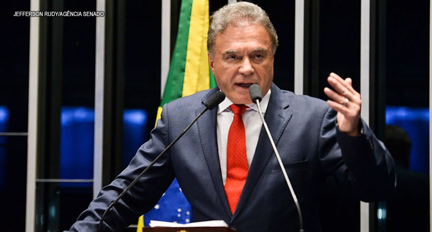 Alvaro Dias se solidariza com jornalista condenado por apontar irregularidade no TCE do Paraná