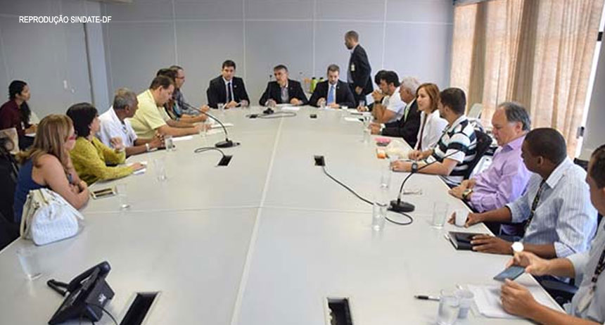 GDF convoca reunião com sindicatos da saúde