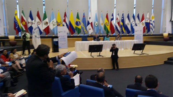 Hélio José denuncia arbitrariedades da Agefis durante Reunião do Parlatino, no Panamá - Foto: Reprodução