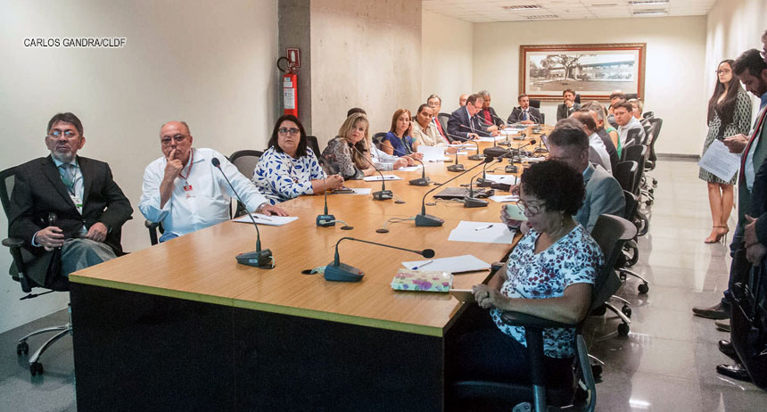 Criação do Instituto Hospital de Base é debatida em reunião na Câmara Legislativa do DF