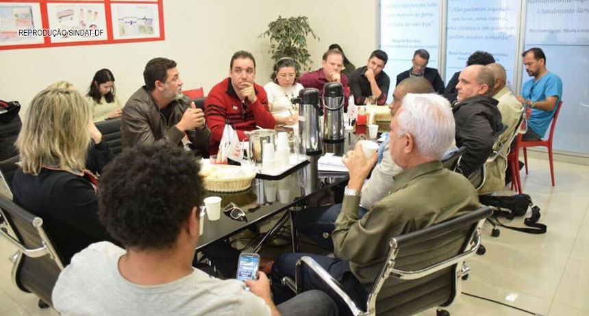 Após Rollemberg provocar e recuar sobre parcelamento de salários, sindicalistas reagem e se articulam