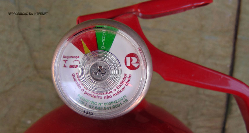 “Quem brinca com fogo pode se queimar”, afirma sindicalista sobre falta de extintores nas unidades de Saúde do DF