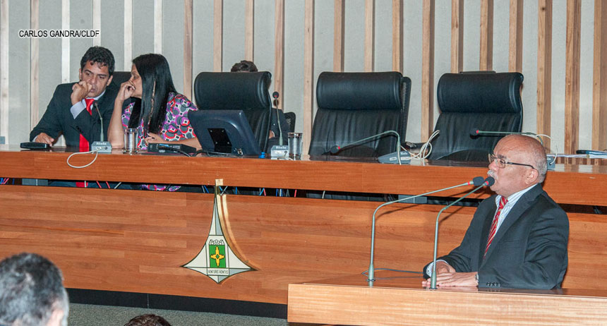 Distritais criticam incapacidade do governo em “resolver coisas básicas” na saúde do DF