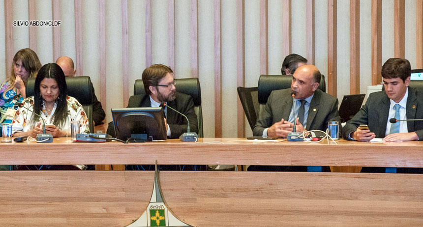 Votação do PLC da reforma da previdência fica para a próxima terça (26)