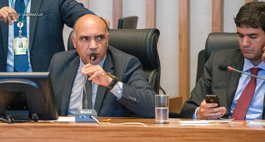 Eventual greve de policiais civis será culpa de Rollemberg, sugere Wellington Luiz (PMDB-DF)