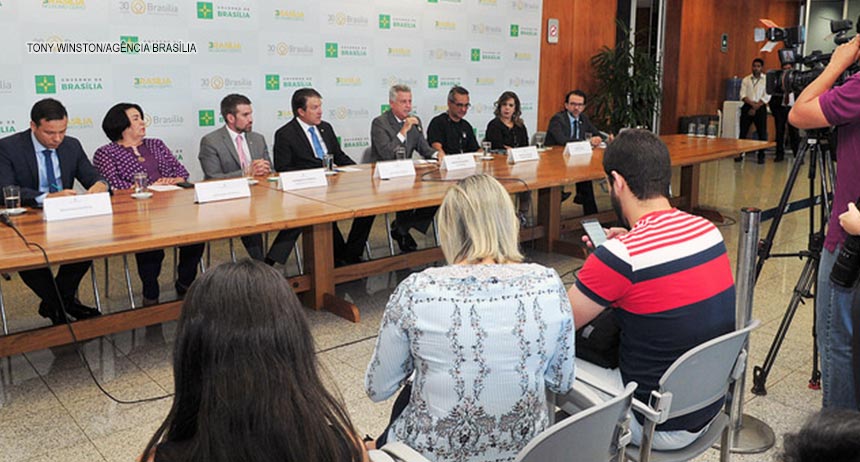 Rollemberg anuncia a nomeação de 1.183 servidores, desses, 836 na Saúde