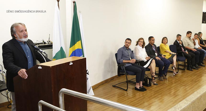 Rollemberg compra ideias e paga ilusões, quer dizer, calote