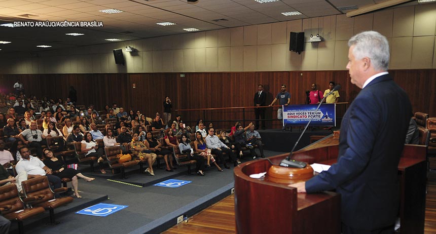 Rollemberg culpou LRF por contingências em nomeações de servidores da Saúde. E agora?