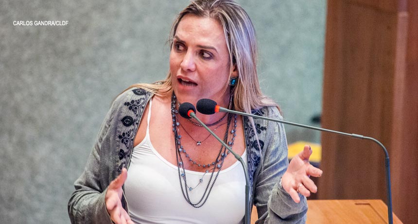 Deputados se solidarizam com professores do DF que não recebem atrasados