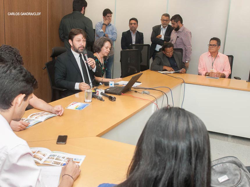 Presidente da CLDF anuncia redução de despesas em 9,5% e um 2018 ainda mais austero