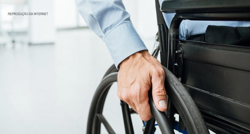 Incompetência do Secretário de Saúde mantém Marco Barral sem órtese por dois anos