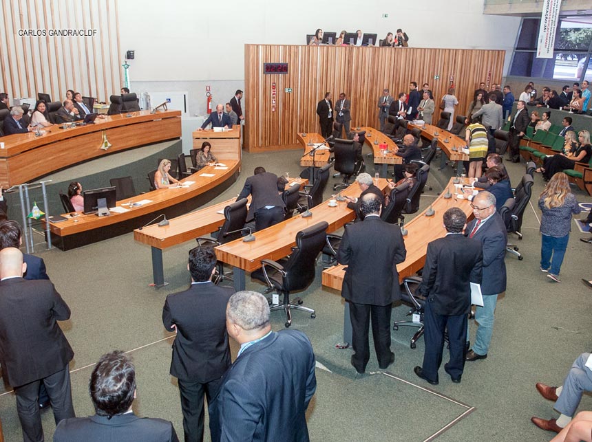 CLDF aprova Orçamento de R$ 42,4 bi e convoca sessão extraordinária para 15 de janeiro