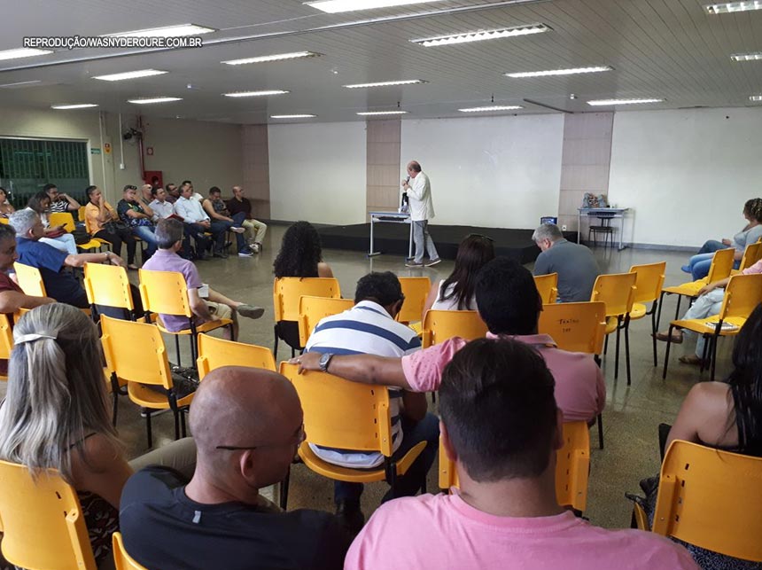 Sob pressão, Rollemberg promete pagamento de PDAF às escolas públicas do DF