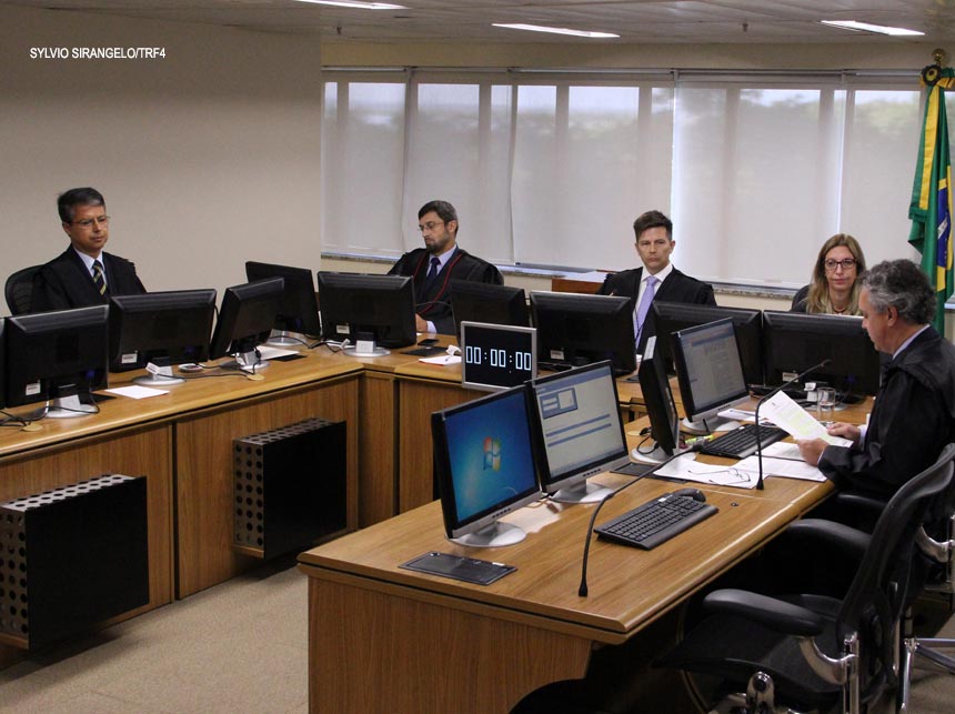 Deu ruim: Por 3 x 0, desembargadores do TRF4 mantêm e aumentam de 9 para 12 anos condenação de Lula no caso triplex