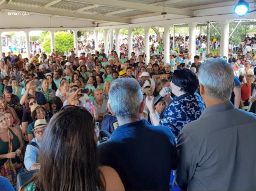Cinco mil vozes cantam parabéns para Luzia de Paula